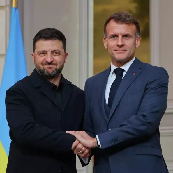 俄军轰炸敖德萨，法国马克龙迎来至暗时刻4月22日凌晨，俄军对敖德萨港口