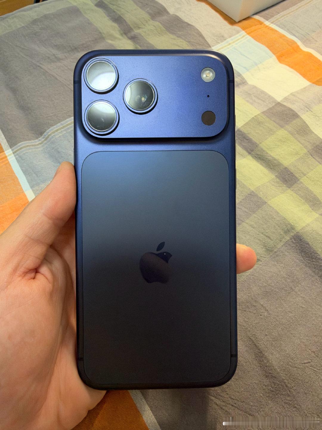 去年的小米17promax太太太重了今年换回了蛤为阿芬mate18*5pro#Apple##不敢挂t