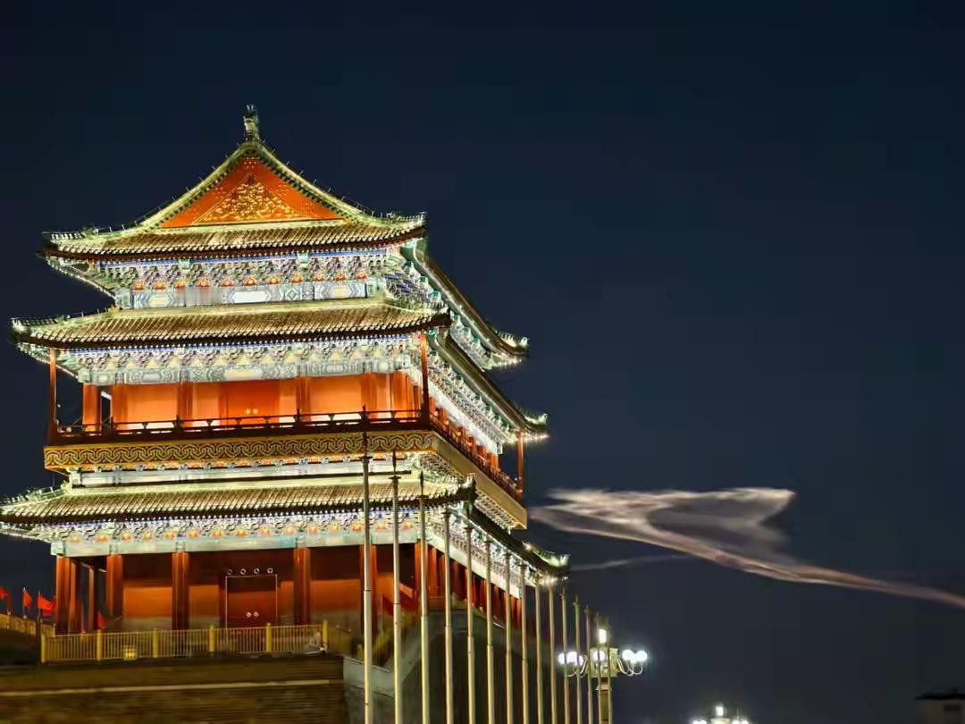 嗖一下！一道完美的弧线划过京城，鹰酱又要睡不着觉了火箭云！红旗19、红旗29，