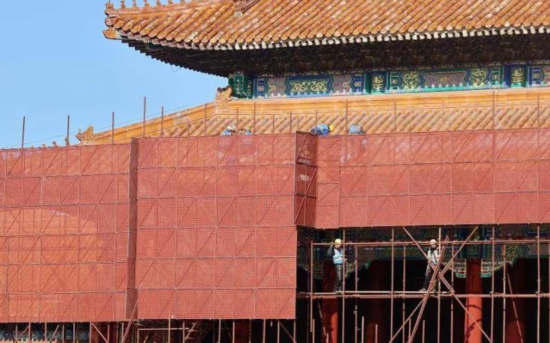 故宫缺钱到了什么地步，似乎永远入不敷出？故宫每年门票收入近8亿，文创收入大约15