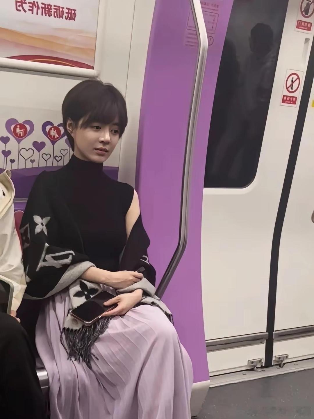 和发型没关系，主要是人很美​​​
