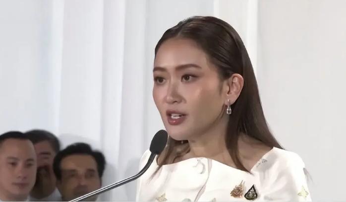 我宣布佩通坦赢了！当地时间7月31日，美国总统特朗普宣布将泰国输美商品的