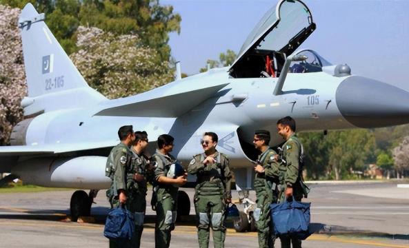 巴铁会出兵支援伊朗吗？巴基斯坦这次公开站出来，硬刚美国，确实让人眼前一亮。3