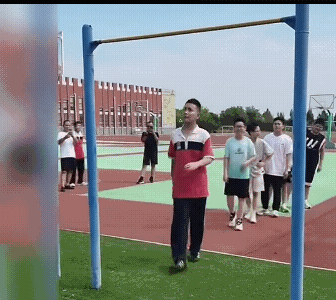 如今学生，长得快，长得高，相对肌肉群的发育，体重比偏大，如果没有专项锻炼的话，做