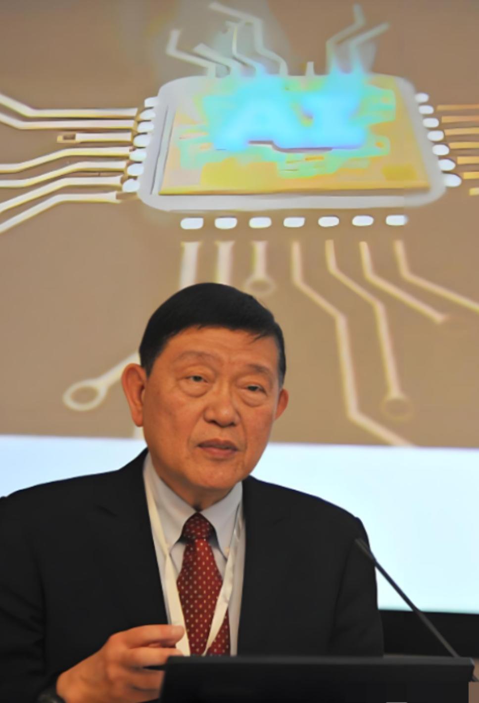 比芯片断供更可怕！中国物理博士尹志尧公开指出：“在半导体领域我们和欧美国家的差距