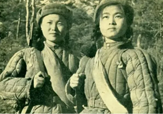 1933年，许世友听说部队有一位出身武当的女侠，便想要切磋一番，于是他迈着自