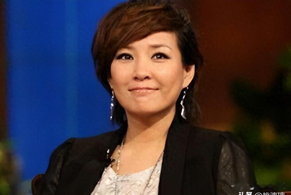 绝经了，她没哭没闹，反而把镜头对准自己汗湿的额头，到底在拍什么？那天刷到李静的