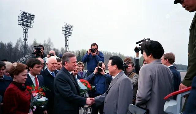 1990年4月23日-26日，李鹏在苏联解体前访问苏联。是自1964年以来中国总