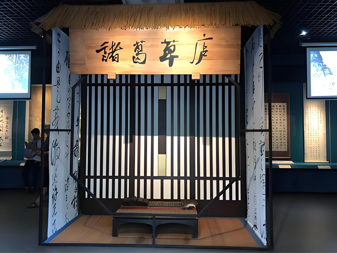诸葛亮在三国演义中是怎样的存在?诸葛亮很有涵养，其实不然！孔明这位领导用人心眼