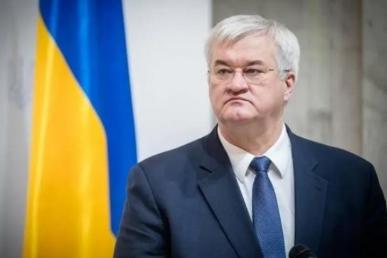 当乌克兰副外长访华时，中方拿出了跟对待英国完全不同的态度，对于跟乌克兰的合作，还