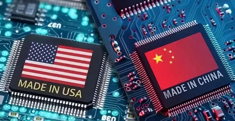 中国的雷布斯和他的小米帝国又走在生死攸关的十字路口了！第一，向前走，继续使用黄