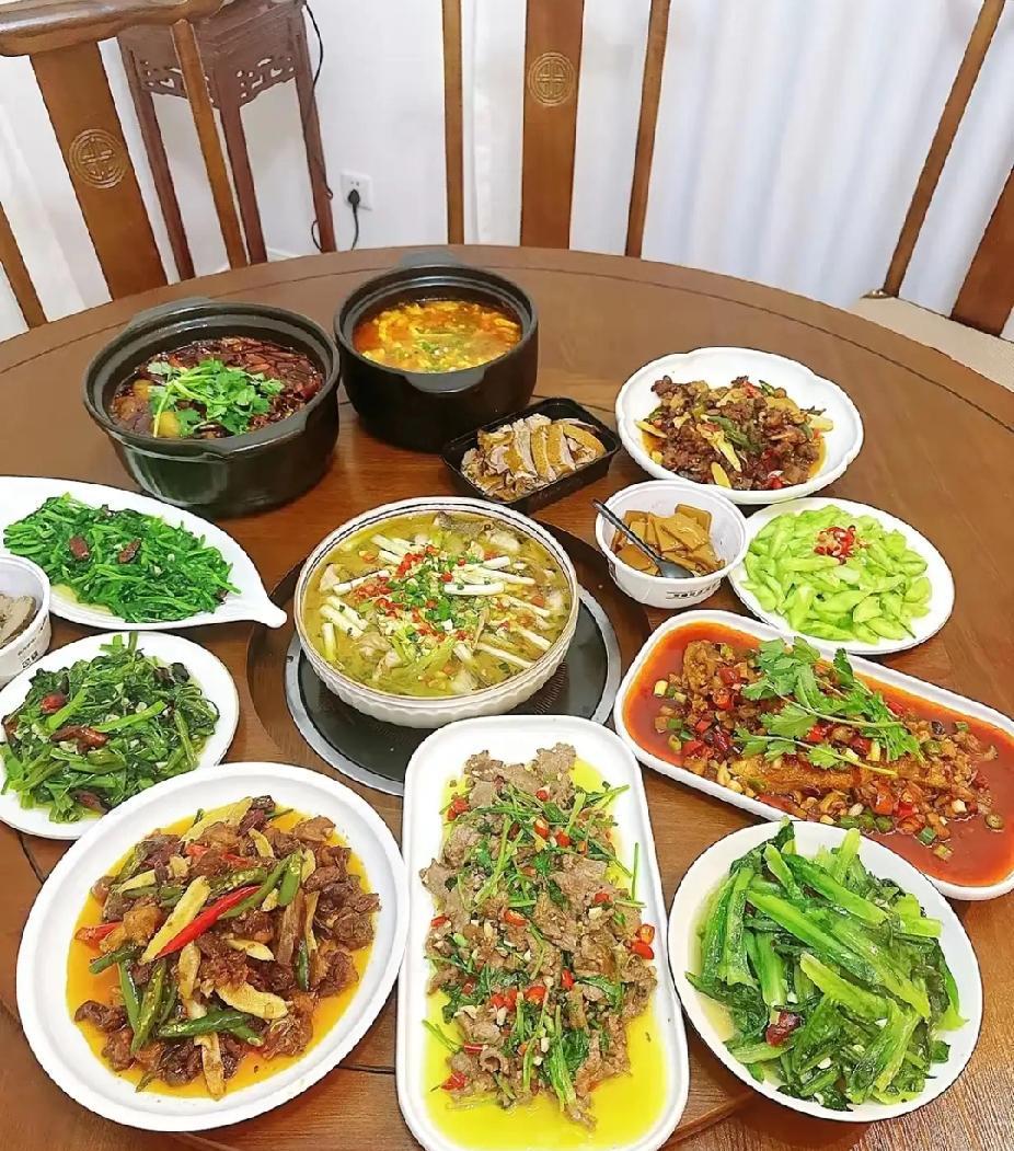 请朋友来吃饭，这桌菜可以吗？