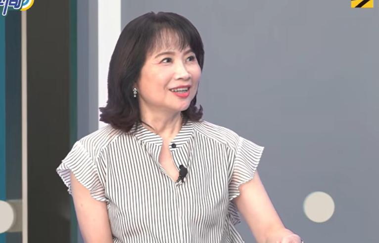 国民党文传会主委尹乃菁近日自曝请辞原因，称因无法得到党主席郑丽文的充分授权。媒体