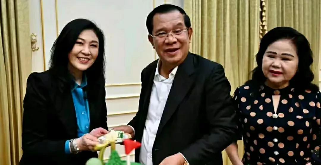 洪森亲王非常爱他的老婆文拉妮女亲王，可是他的老婆文拉妮女亲王没有英拉漂亮。以前