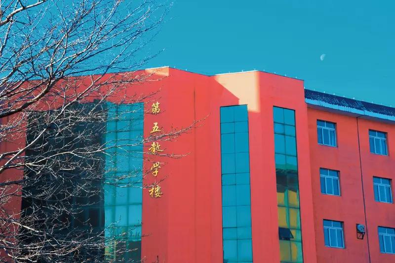 简单实用，想学法学专业，努力冲这三个目标1、考到五院四系，档次，实力很强2