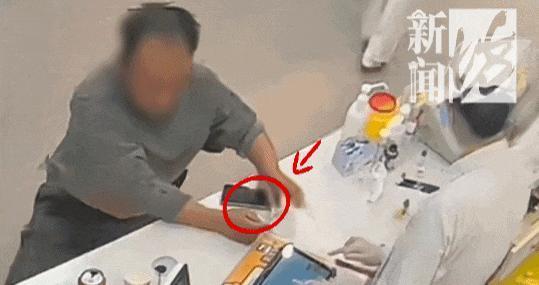 本来还以为我看错了，男子手机丢失献血时顺走护士手机他有做善事的心，也有人性的恶。