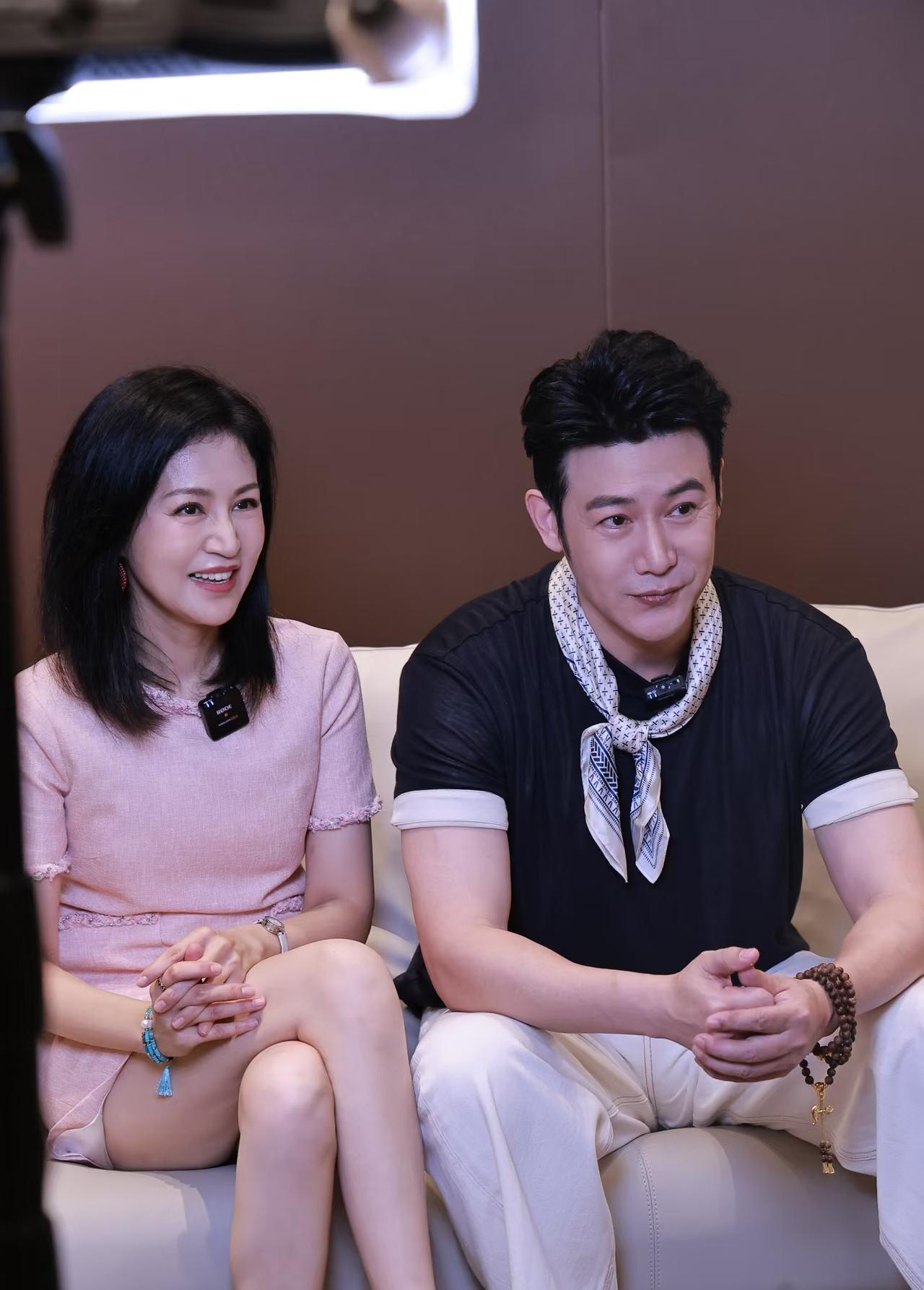 陆毅鲍蕾婚姻三位“智慧”。第一位：鲍蕾的“全能”。家里水电燃气费她管，三十年