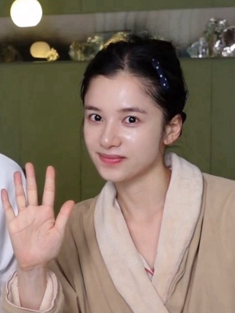 #张婧仪##张婧仪浪莎品牌代言人#zjy#太平鸟品牌代言人张婧仪#zjy#张婧仪代言人比亚迪秦MAX