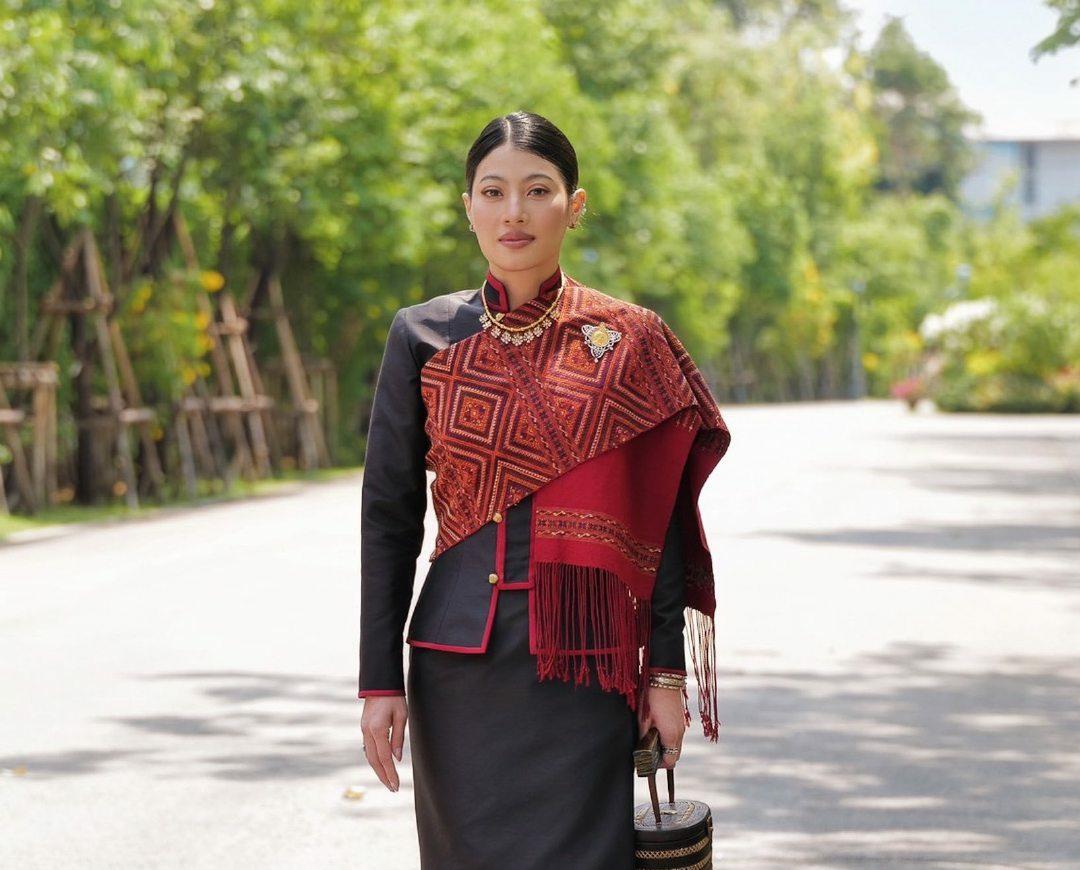 泰国的神兽公主眉目长得很像她的生母，但为什么她的生母妩媚动人，而她看着土肥圆呢？