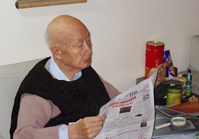 1963年，李大钊儿子李葆华任安徽省委书记。可他上任才一年，就把亲朋好友都得罪完