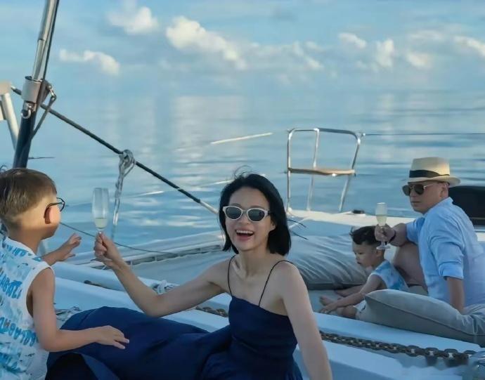胡杏儿的经历告诉我们，要及时止损，后面更好​​​​