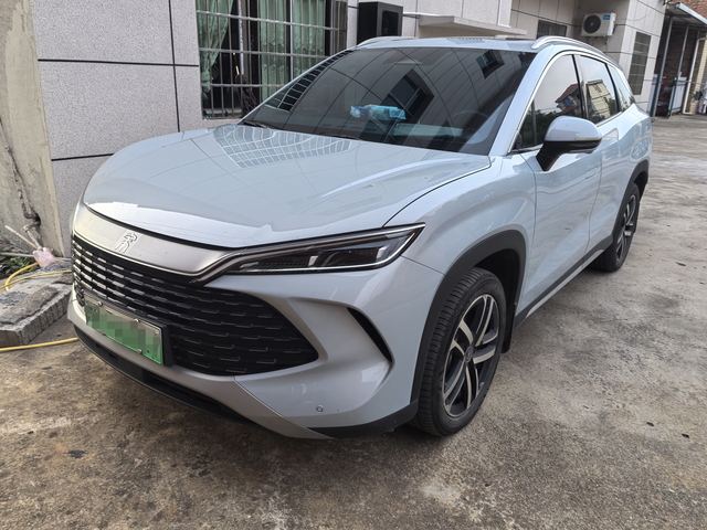 宋Ldmi第一批车主再次感受背刺！功能价格双背刺，去年发布会第二天买的中配1