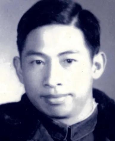 1955年，一个湖北农村来的穷学生，毕业前一天，被两名连名字都没透露的神秘军人带