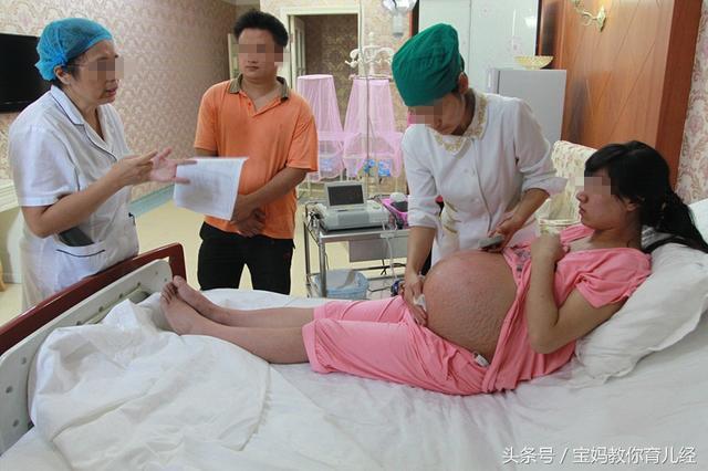 93年孕妇已有双胞胎女儿, 怀上二胎, 看到孩子数量和性别, 医生都笑了