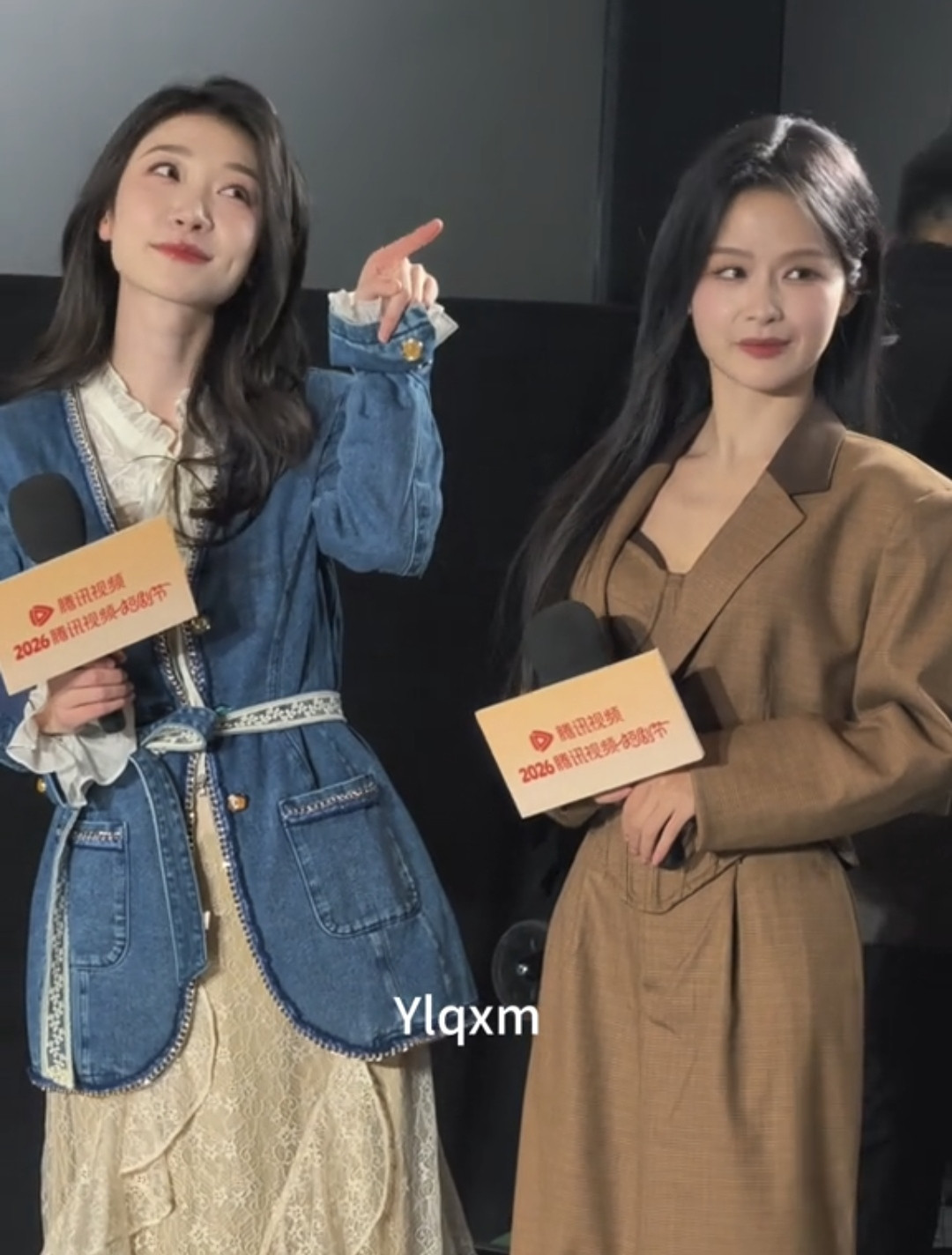 余茵可可爱爱，演戏有一股子劲，她的剧都挺不错的。