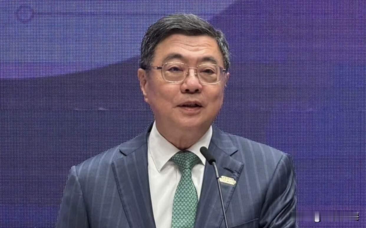 卓荣泰这回玩砸了，蓝营抓住机会反击了，绿委急忙护航辩解，结果闹剧暂时不会落幕！