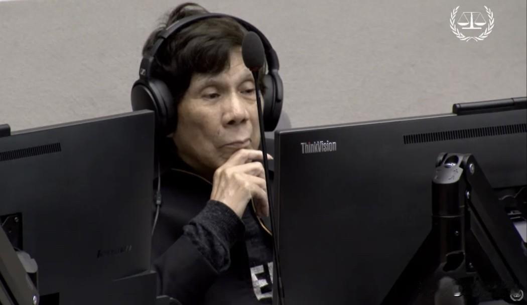 菲律宾前总统罗德里戈·杜特尔特周二亲自出席国际刑事法院听证，这是他近两个月内第二