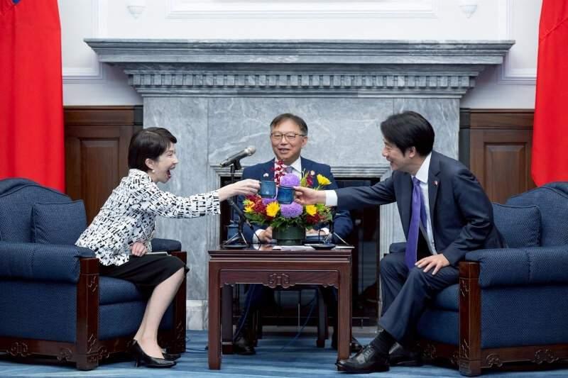 高市早苗也来拿台湾问题威胁中国，充分证明李敖先生的论断，“台湾是中国的睾丸，被美