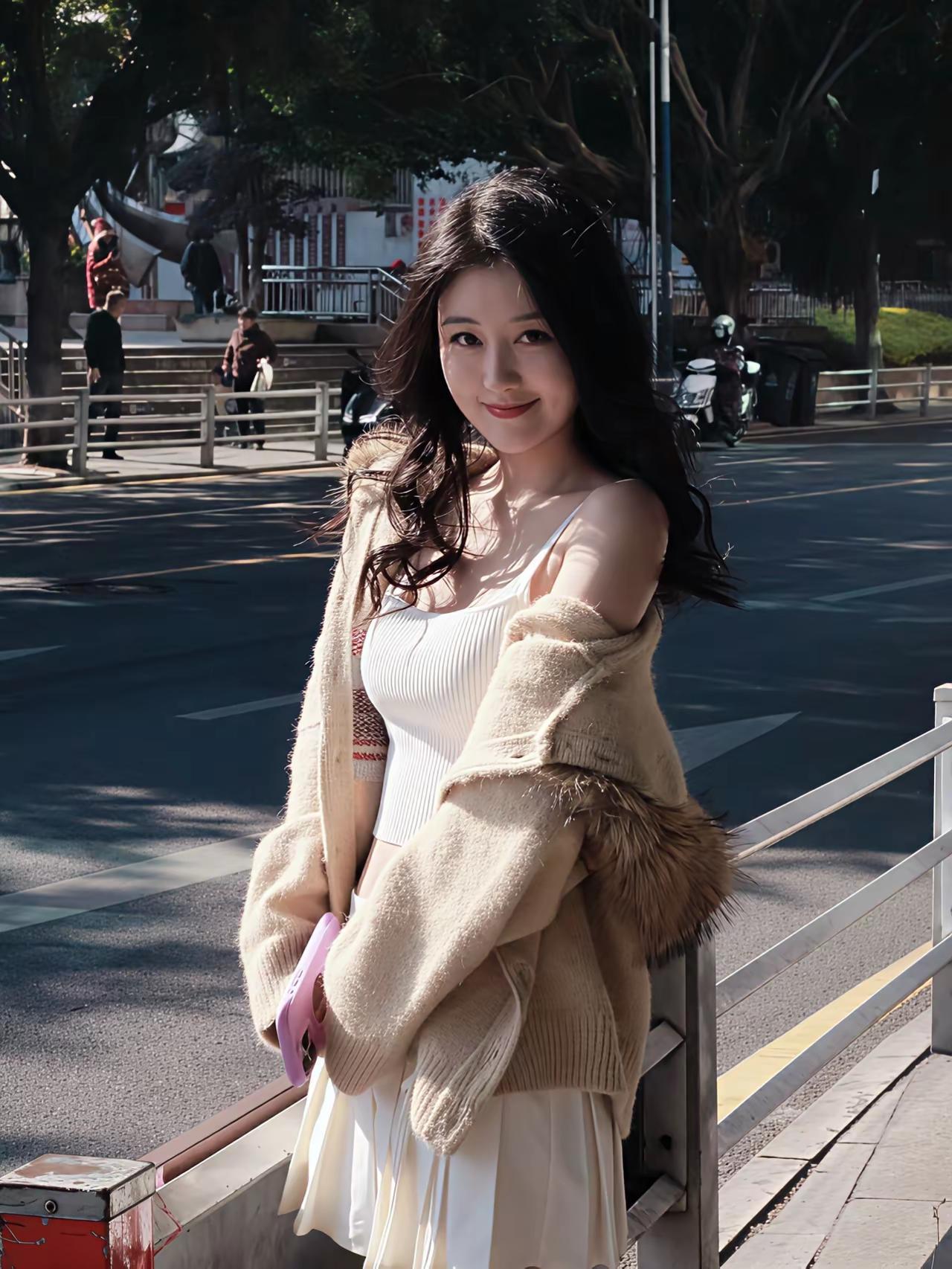 从来没有一把尺子，能量出美的标准答案。风都记得每朵花的样儿，日子也偏爱那些活得