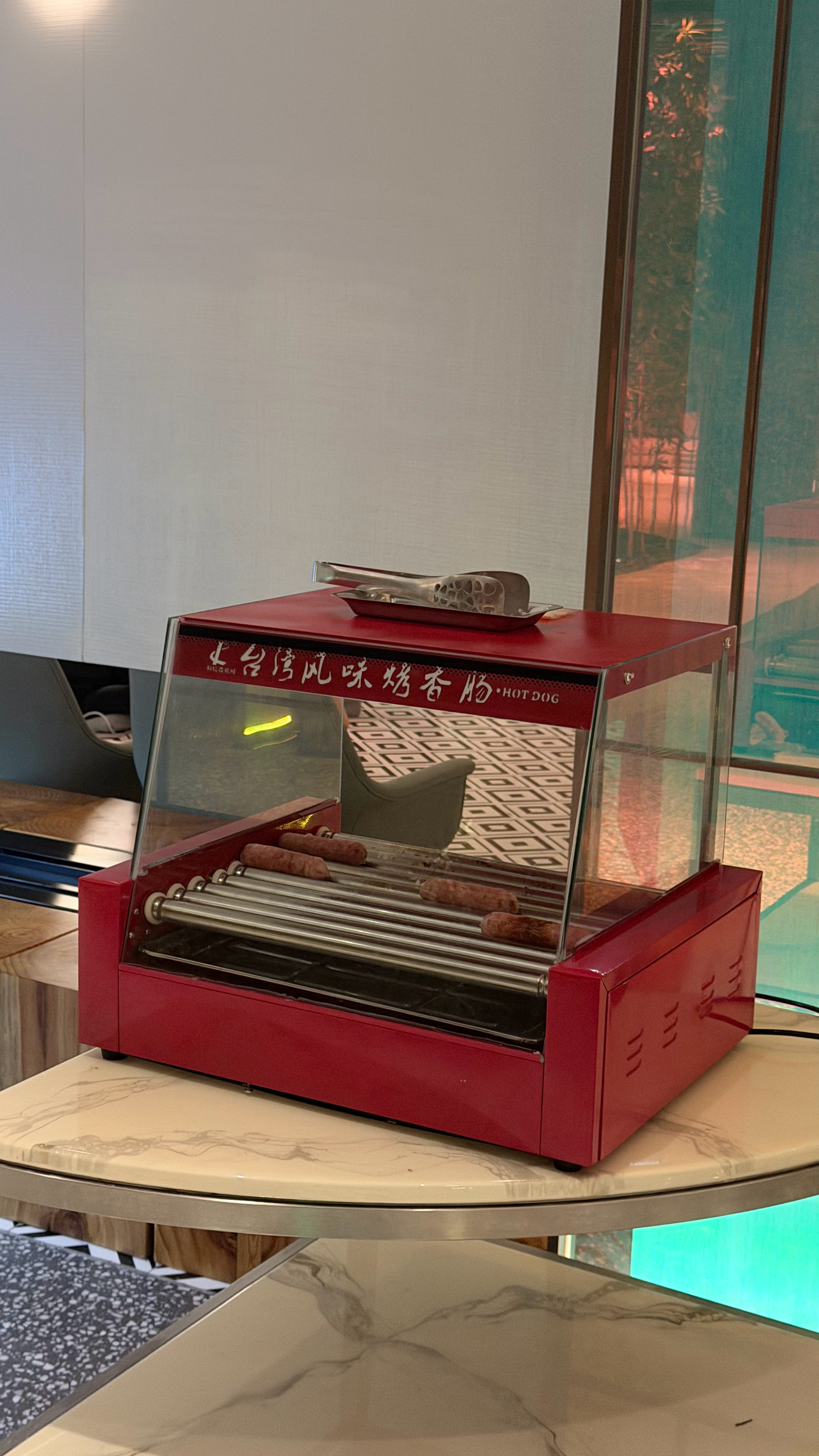 人下班了！烤肠还没下班！​​​