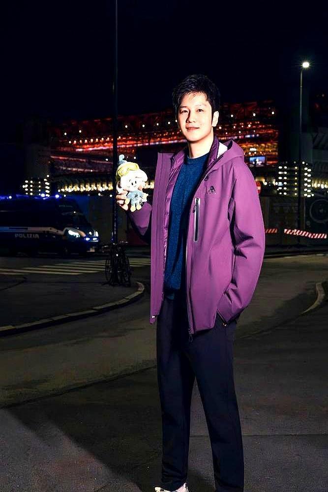 刚帮球队拿下德国杯，樊振东就收到了“逐客令”？俱乐部经理把续约合同摆上桌面，却