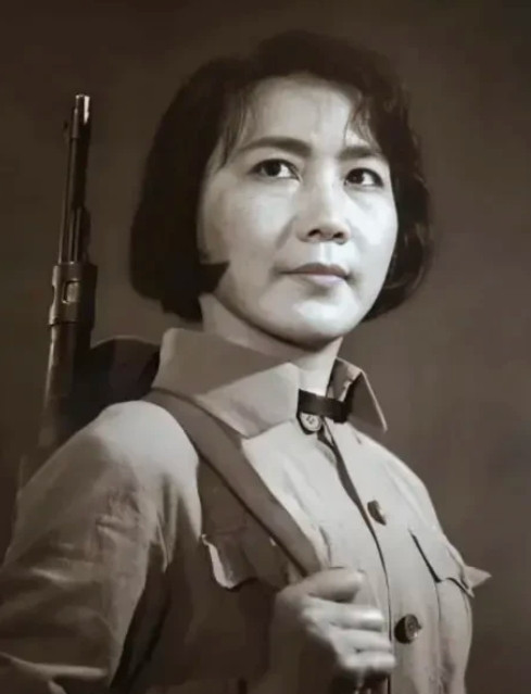 1964年，八一厂拍摄故事片《南海长城》，她是影片的女主角。这位女演员是否很面