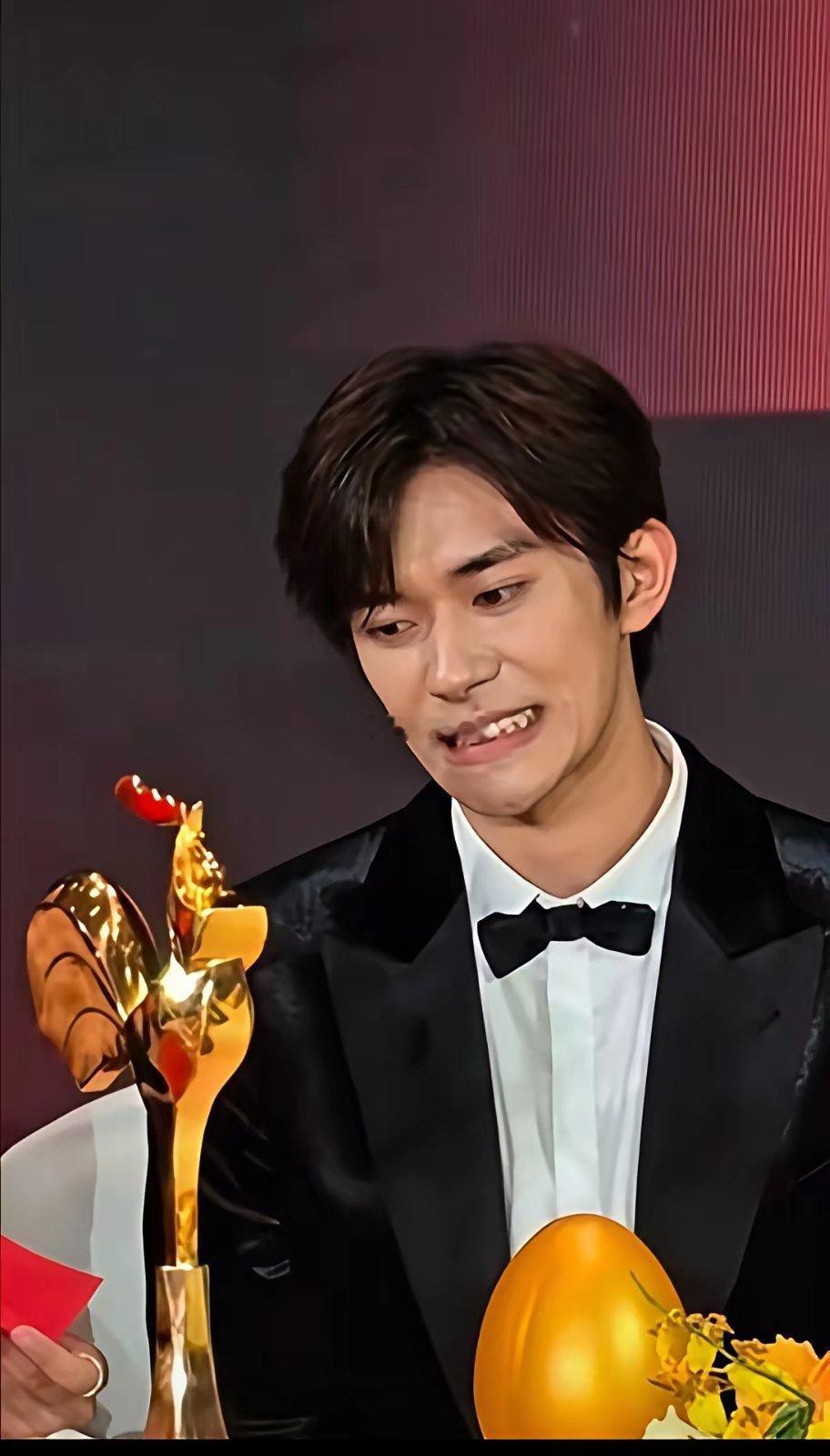 易烊千玺获金鸡影帝，让我想起姜文二十多年前说的那句话，现在看来含金量还在不断上升