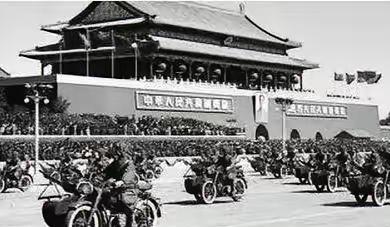 二毛家独立后，大量科学家被中国“接纳”。而这些科学家来到中国后，不少人第一个要求