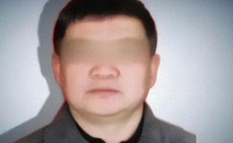凤凰新闻【包头千万富翁跌落楼梯身亡，妻子含泪办葬礼，却因挂钟喜提银手镯】要不是医