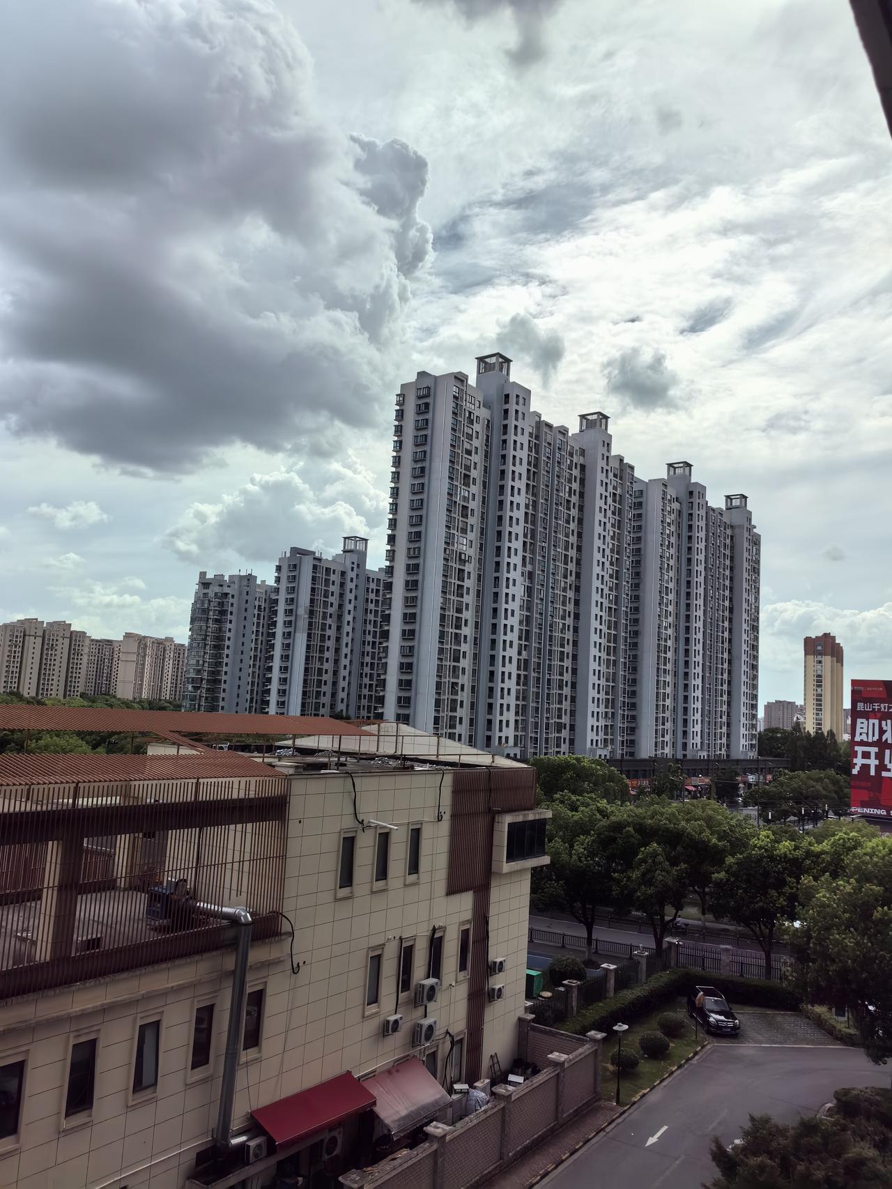 给出轨洗地洗到这种地步，我是真的没有想到。说一户人家总共生了4个孩子都不是很聪