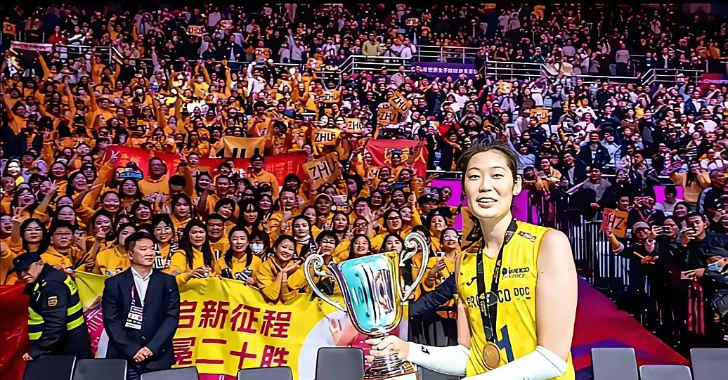 为什么女排世锦赛独独最佳主攻朱婷缺席，但同为意大利俱乐部的哈克、艾格努、博斯科维