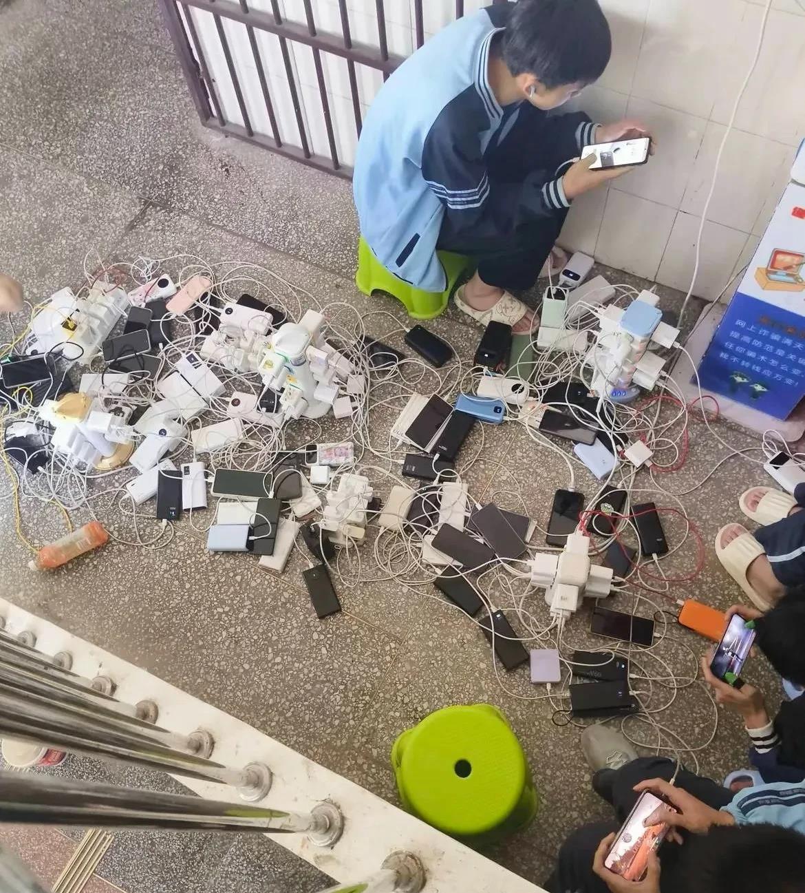 好担心插座承受不住