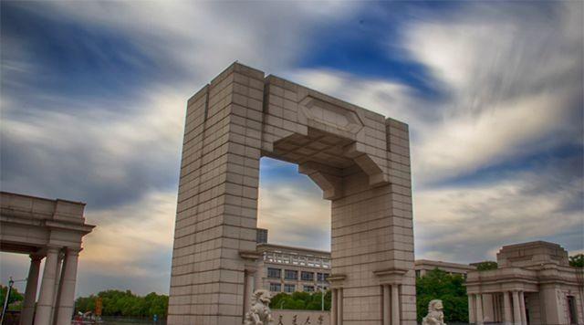 一句话总结目前985高校现状和实际情况，你认同嘛？北大：国内文理第一清华：国