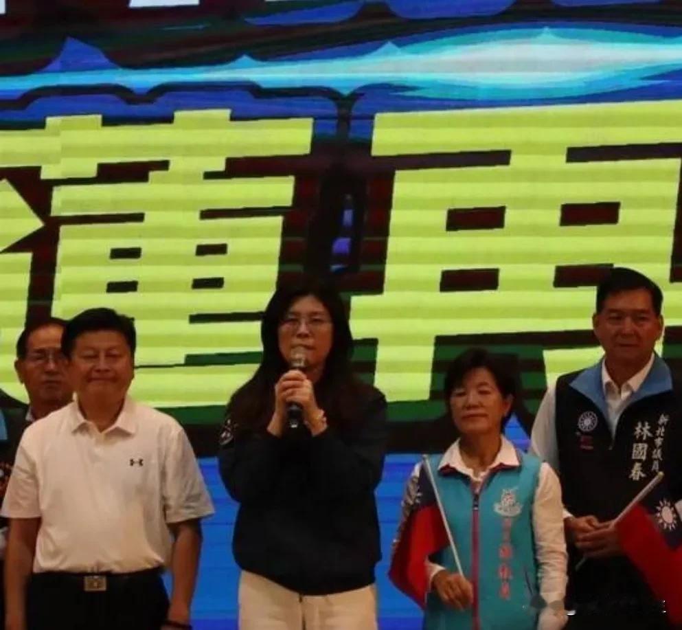 郑丽文高情商回应“统一女神”的称呼中国国民党当选主席郑丽文星期天（10月26