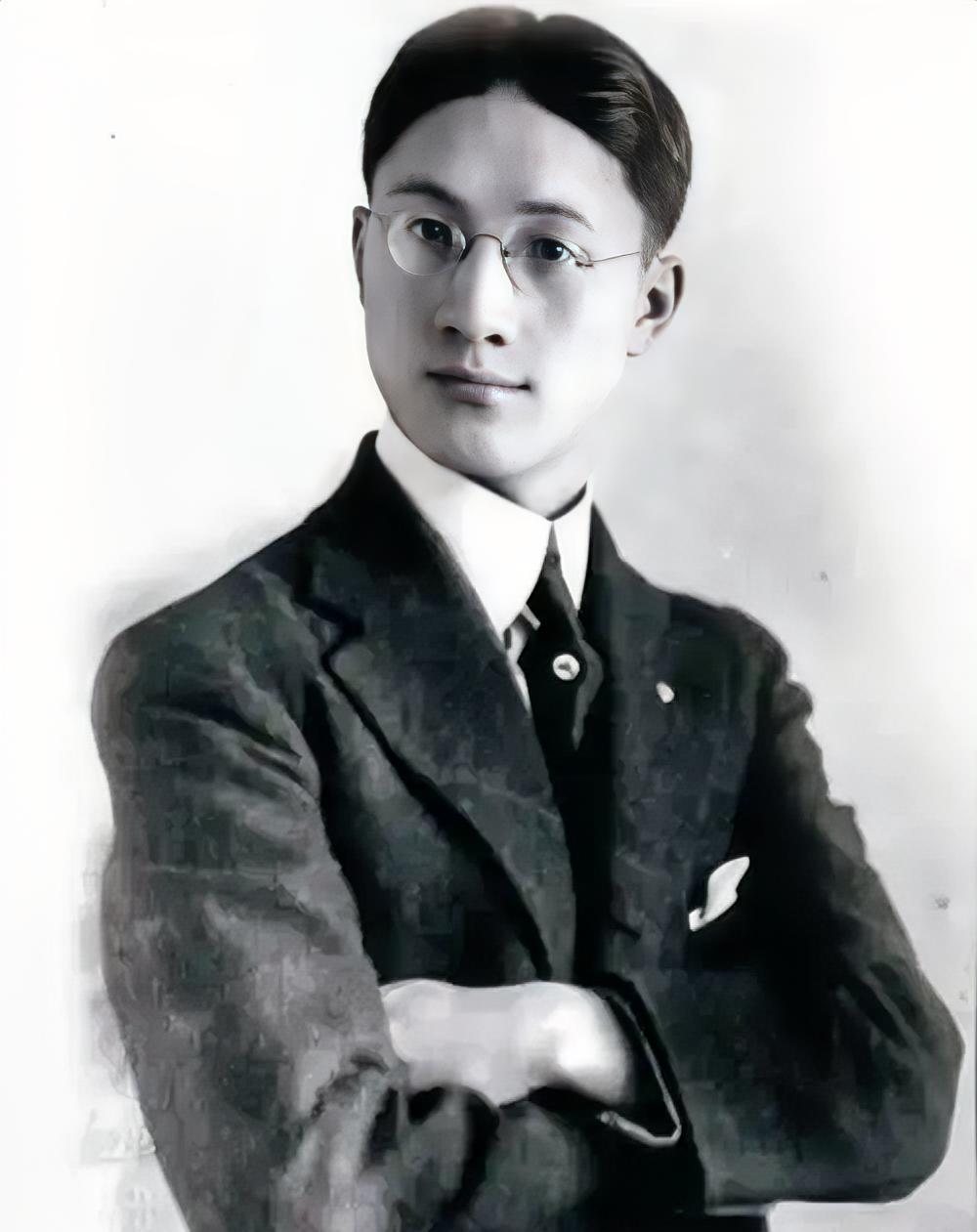 对于苏俄的本质，徐志摩曾有过一针见血的论断，那就是著名的“血海论”，他认为其不是