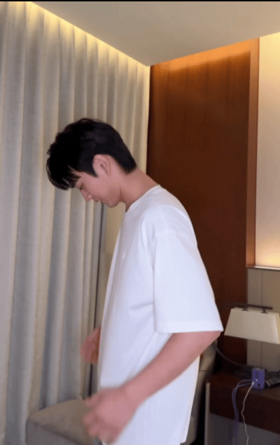 王天辰不愧是理想型姐夫看完王天辰这段谁不想跟他结婚洗衣后换衣衫的细节戳中我！松