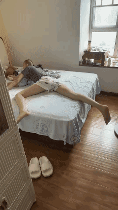 吓死我了，大人的身体长出来一个小孩的头……[捂脸哭]