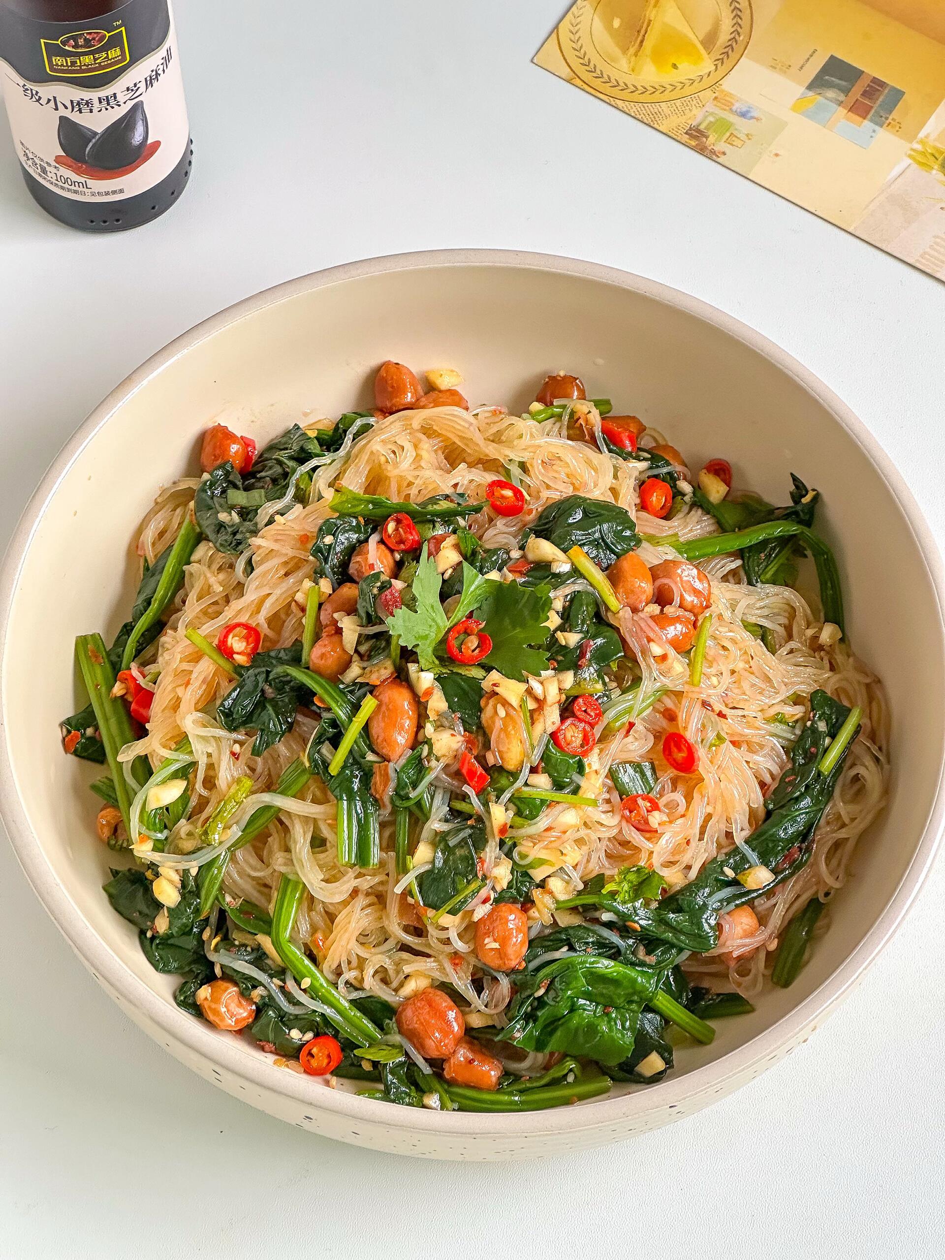 夏日家常菠菜拌粉丝｜清爽解腻，好吃又饱腹凉拌菜真的是夏日餐桌的标配，我们家夏天