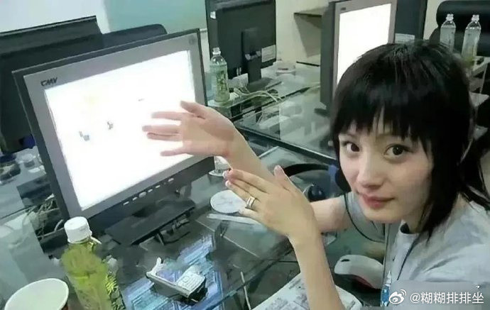 2007年，在网吧上网的杨幂，怎么也想不到会有今天的成绩吧​​​