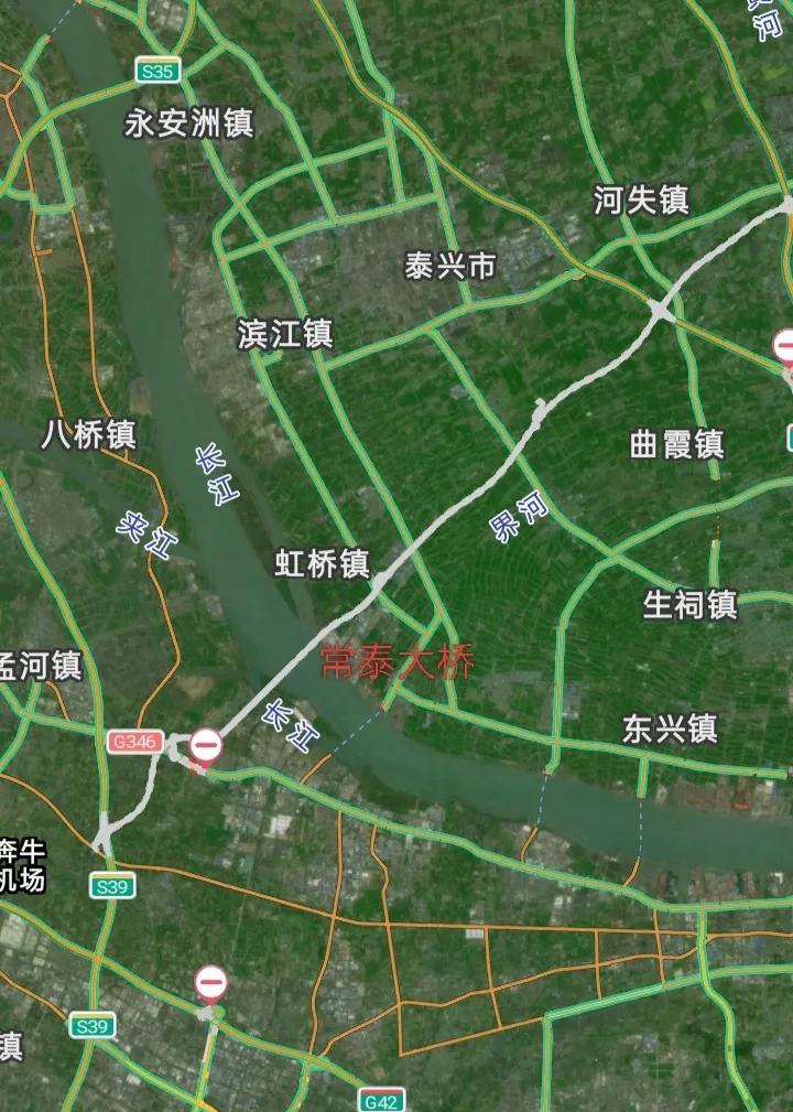 常泰大桥虽然通车了，但南北连接线并未同步通车，这就像今年初通车的南京龙潭长江大桥